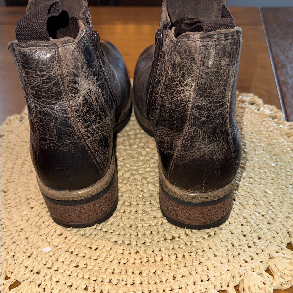 Diba True Genuine Leather Chelsea Brown Distressed Boots - Picture 5 of 11
